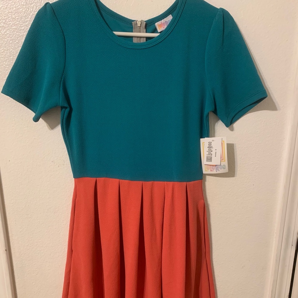 LuLaRoe Amelia